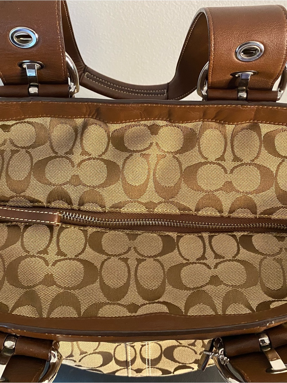Coach Brown Signature Canvas Travel bag with Leather Trim and side pockets - Picture 3 of 16